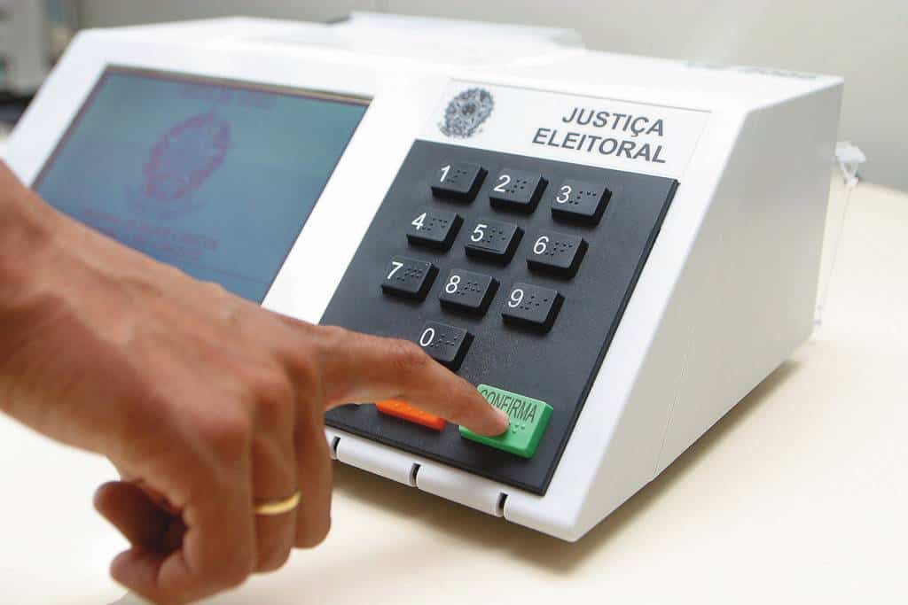 Pesquisa Veritá no Acre: Alan Rick lidera disputa ao governo; Mailza reduz diferença