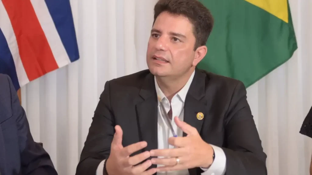 TRE-AC rejeita recurso de Gladson Cameli e mantém processo de candidatura para julgamento do colegiado