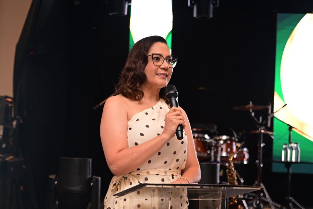 Mailza Assis sinaliza revisão na Saúde e entra na agenda da transição do governo do Acre