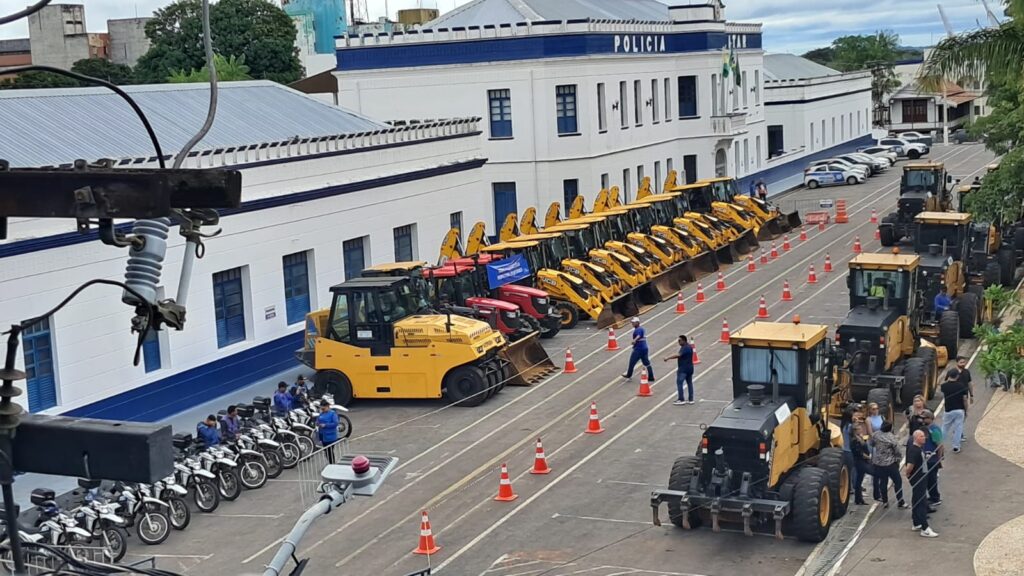 Prefeitura de Rio Branco reúne máquinas e caminhões e anuncia 95 aquisições para reestruturar a Emurb