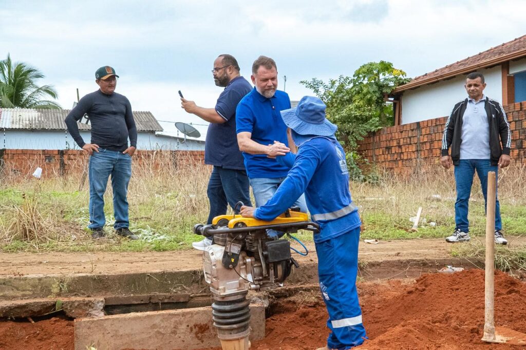 Prefeito Alysson Bestene vistoria obras de recuperação viária no Santo Afonso, em Rio Branco