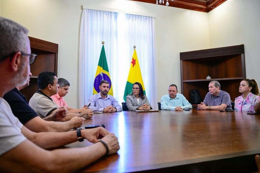 Mailza chama líderes da Aleac ao Palácio e tenta acelerar tramitação de projetos no Acre