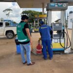 Procon intensifica “De Olho no Combustível” no Alto Acre e fiscaliza postos em quatro municípios