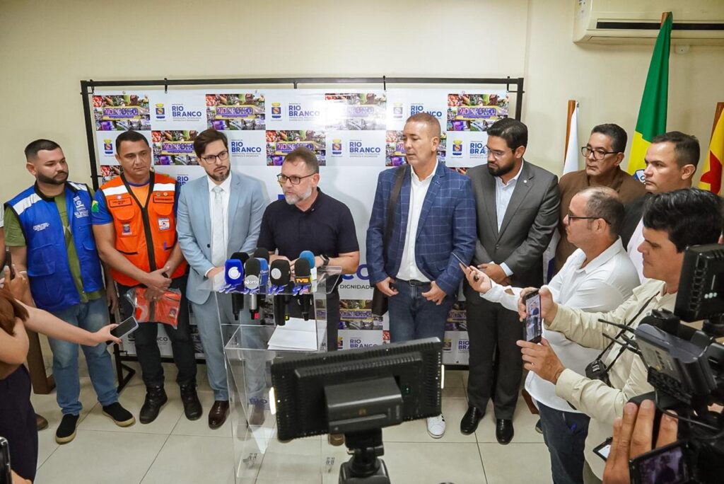 Rio Branco decreta emergência após enxurradas e cria auxílio municipal para famílias afetadas