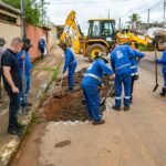 Prefeito acompanha tapa-buracos no Esperança e dá início à reconstrução de ponte no Igarapé Judia em Rio Branco