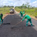 AC-90 recebe operação tapa-buraco no km 77 em Rio Branco
