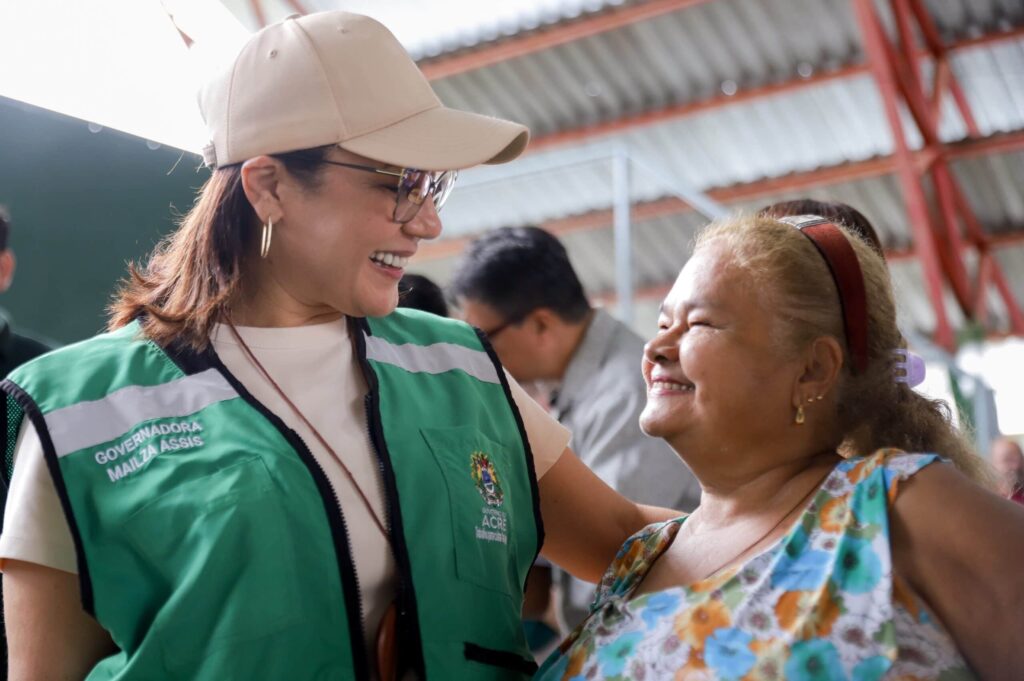 Mailza entrega 1,1 mil kits humanitários a famílias atingidas por enchentes em Porto Acre