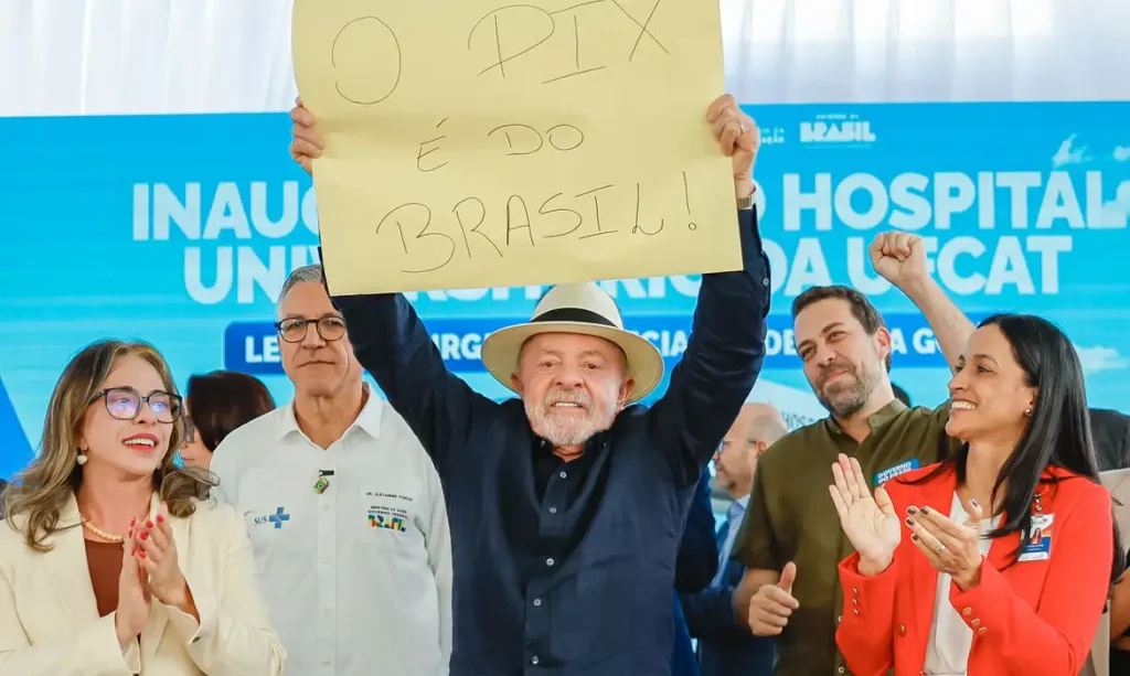 Lula diz que Pix incomoda EUA e cobra explicações de Trump sobre tarifa