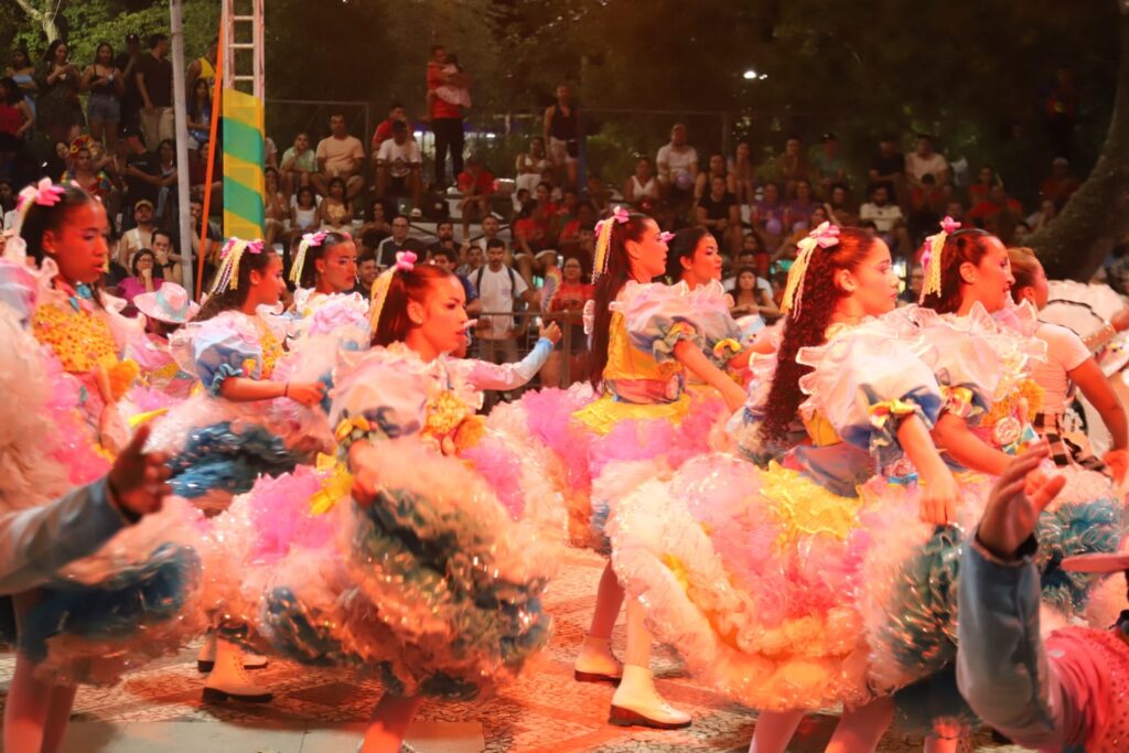 Circuito Junino de Rio Branco abre 18ª edição com quadrilhas e concursos na Praça da Revolução