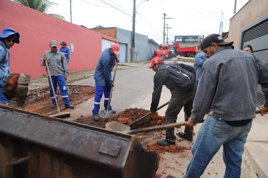 Alysson Bestene vistoria obras e serviços em quatro bairros de Rio Branco