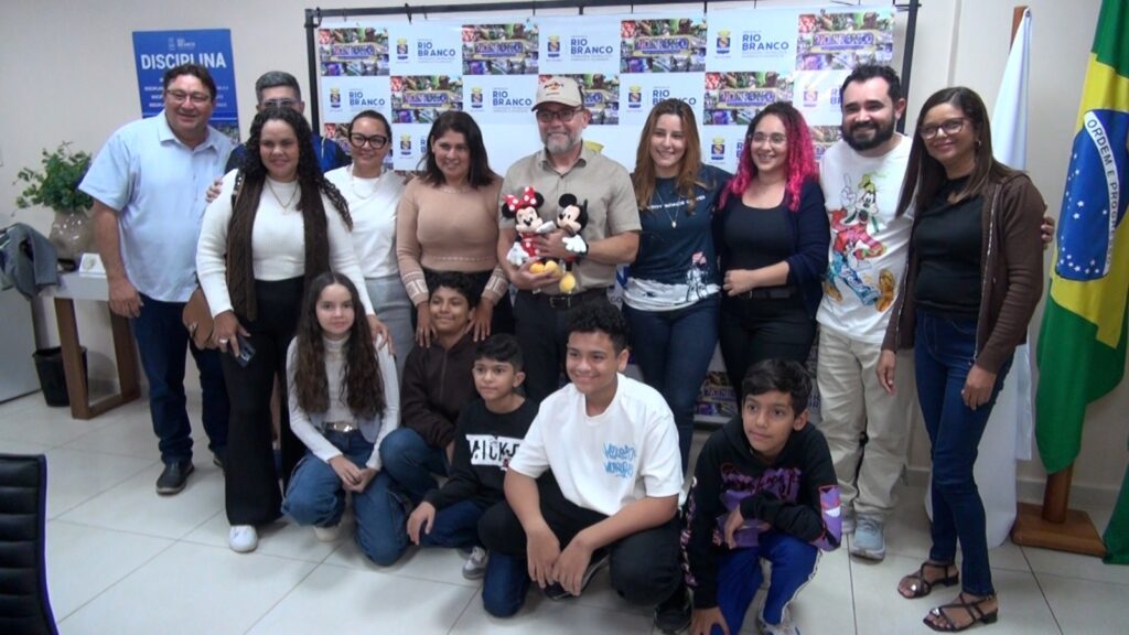 Estudantes de Rio Branco relatam ao prefeito experiências de intercâmbio na Disney e na NASA