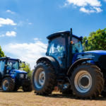 Rio Branco entrega tratores para ampliar produção da agricultura familiar