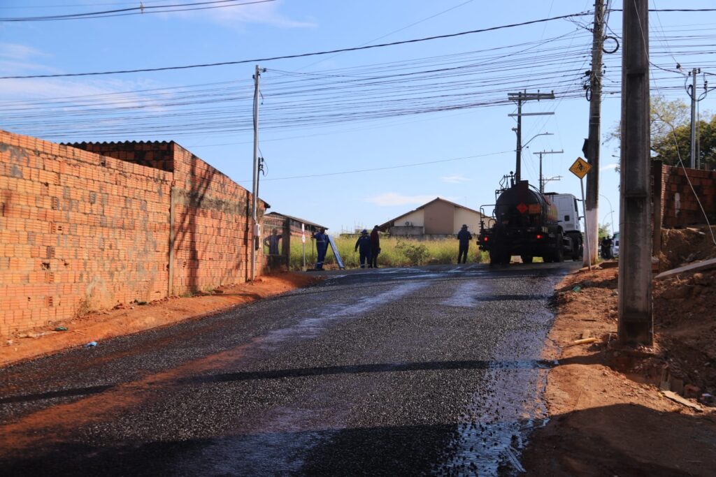 Rua São José recebe pavimentação reforçada em Rio Branco