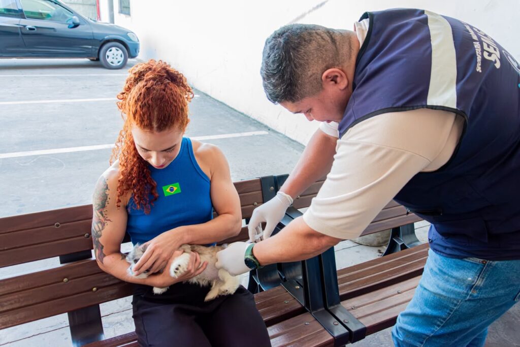 Campanha itinerante leva vacinação antirrábica a oito pontos de Rio Branco