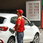 Gasolina com 32% de etanol gera disputa sobre impacto nos veículos