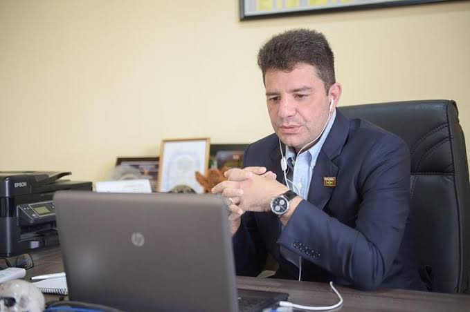 Jus Eaperniandis – Gladson insiste e busca novos recursos para ser candidato