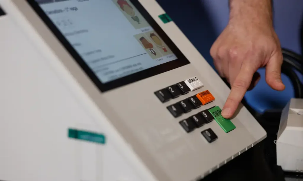 Saiba como baixar e usar o e-Título nas Eleições 2026