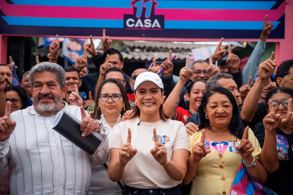 Mailza inaugura Casa 11 na regional da Sobral e reúne lideranças em Rio Branco