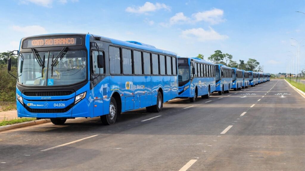 Prefeitura disponibiliza ônibus gratuito para transferência de saldo do cartão de transporte em Rio Branco