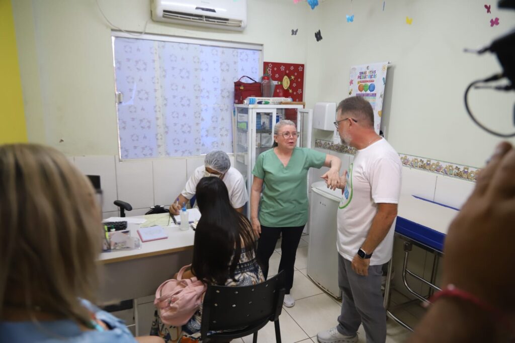 Alysson Bestene visita URAP Vila Ivonete e ouve demandas de usuários e servidores em Rio Branco