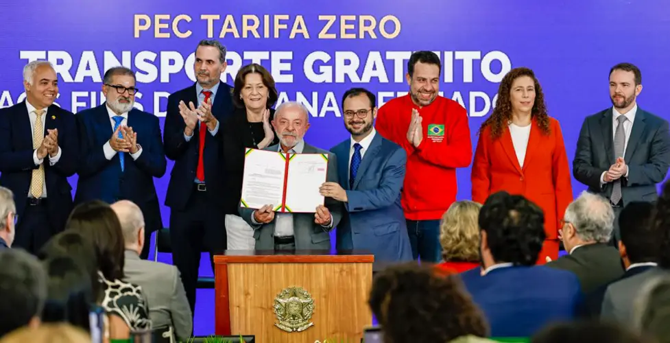 Lula sanciona lei que amplia faturamento do MEI para R$ 140 mil e perdoa dívidas com a União
