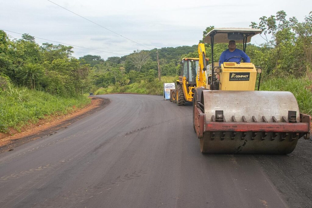 Prefeitura de Rio Branco realiza recuperação em 19 quilômetros da Estrada do Quixadá