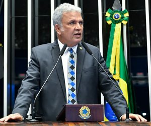 Plenário do Senado Federal durante sessão deliberativa ordinária semipresencial. 

Na ordem do dia o PL 1.360/2021, que amplia penas para crimes de violência doméstica e familiar contra crianças e adolescentes. Os senadores analisam, também, o PL 1.224/2019 que prioriza crianças em idade escolar no acesso a órteses, próteses e tecnologias assistivas. 

Em discurso, à tribuna, senador Sérgio Petecão (PSD-AC).

Foto: Waldemir Barreto/Agência Senado