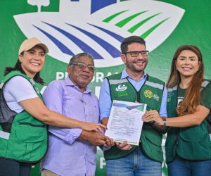 Com 400 títulos definitivos entregues, governador reafirma luta contra desigualdades e acelera regularização fundiária em Plácido de Castro